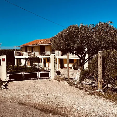 De Charme Chez Nel Et Flo Country house Valreas